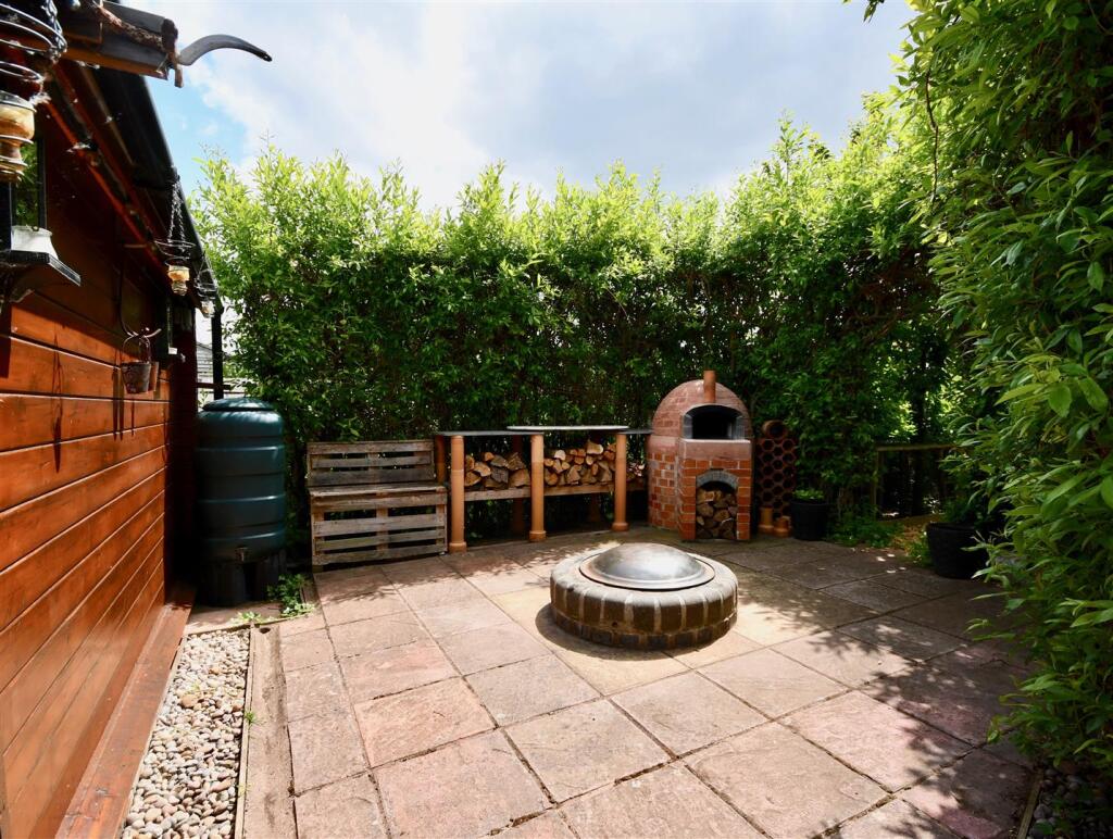 Pizza by the firepit?