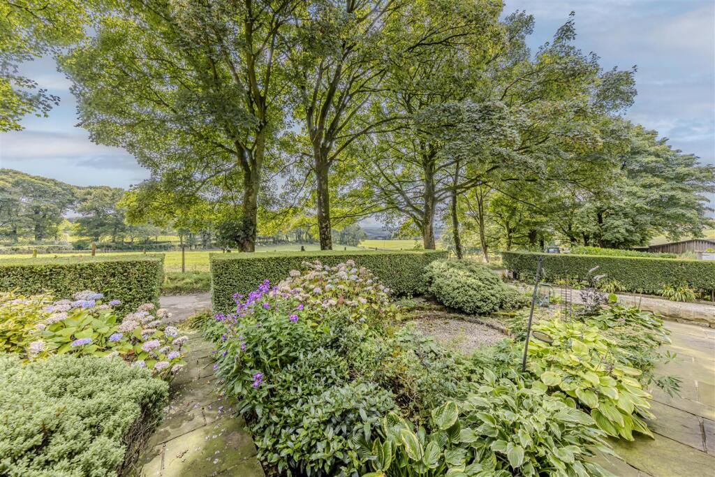 Cottage Front Garden