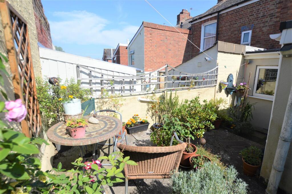 Courtyard Style Garden