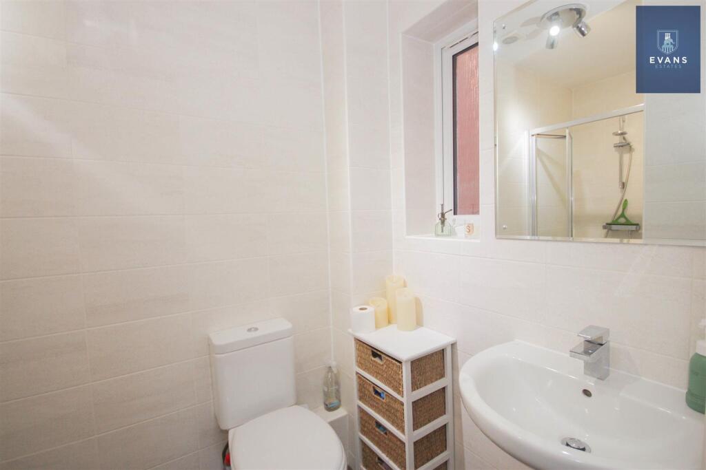 En Suite Shower Room