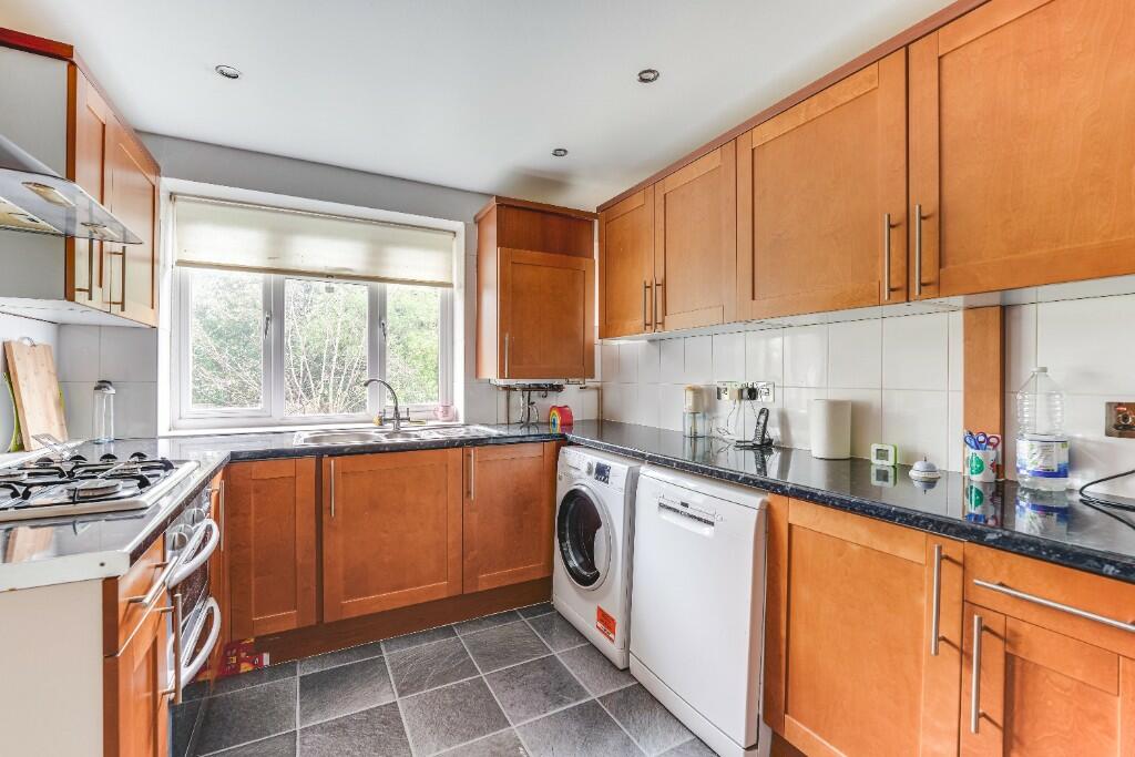 Grove Road, Cockfosters, EN4