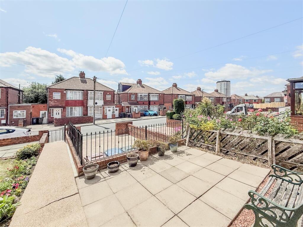 EXTERNAL AND DRIVEWAY