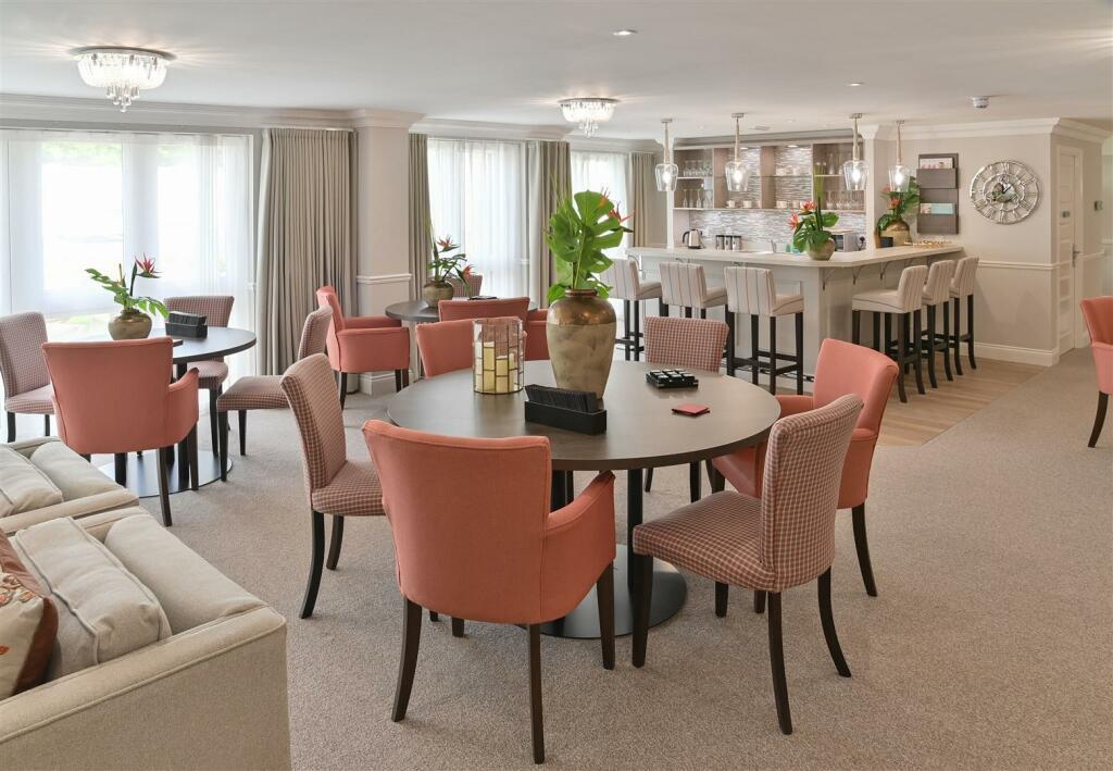 St Andrews Lodge Chippenham  Owners Lounge &amp; Coffe