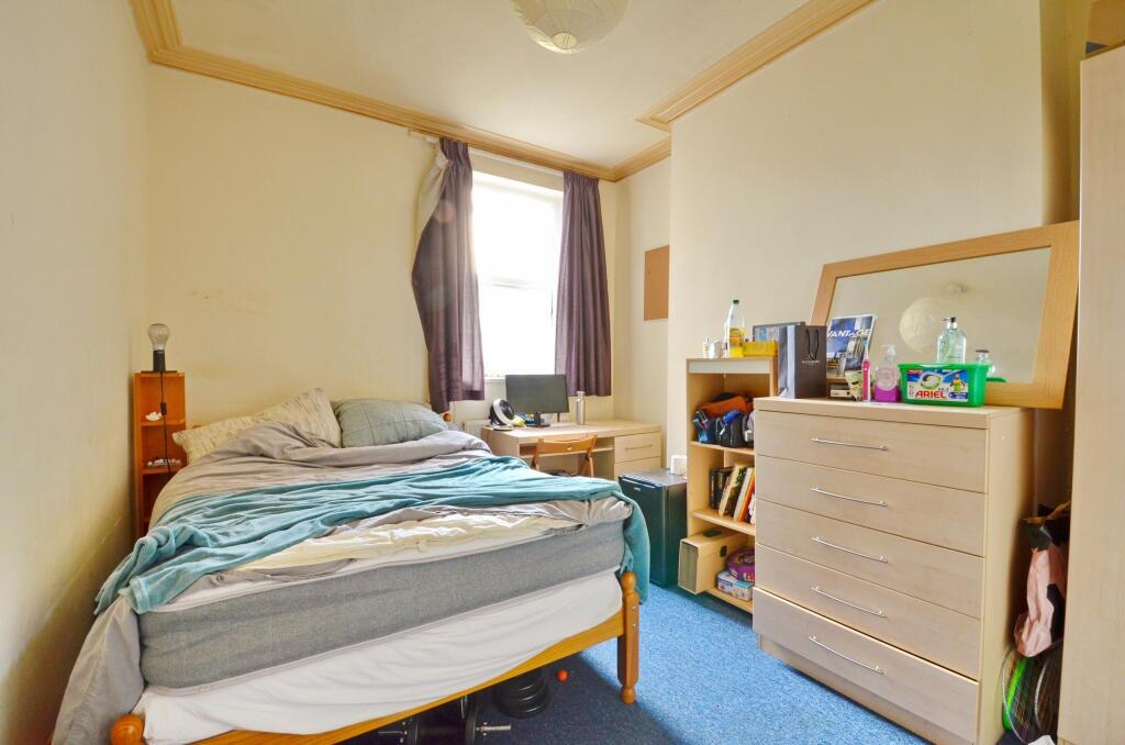 Cozy and well-maintained single bedroom featuri...