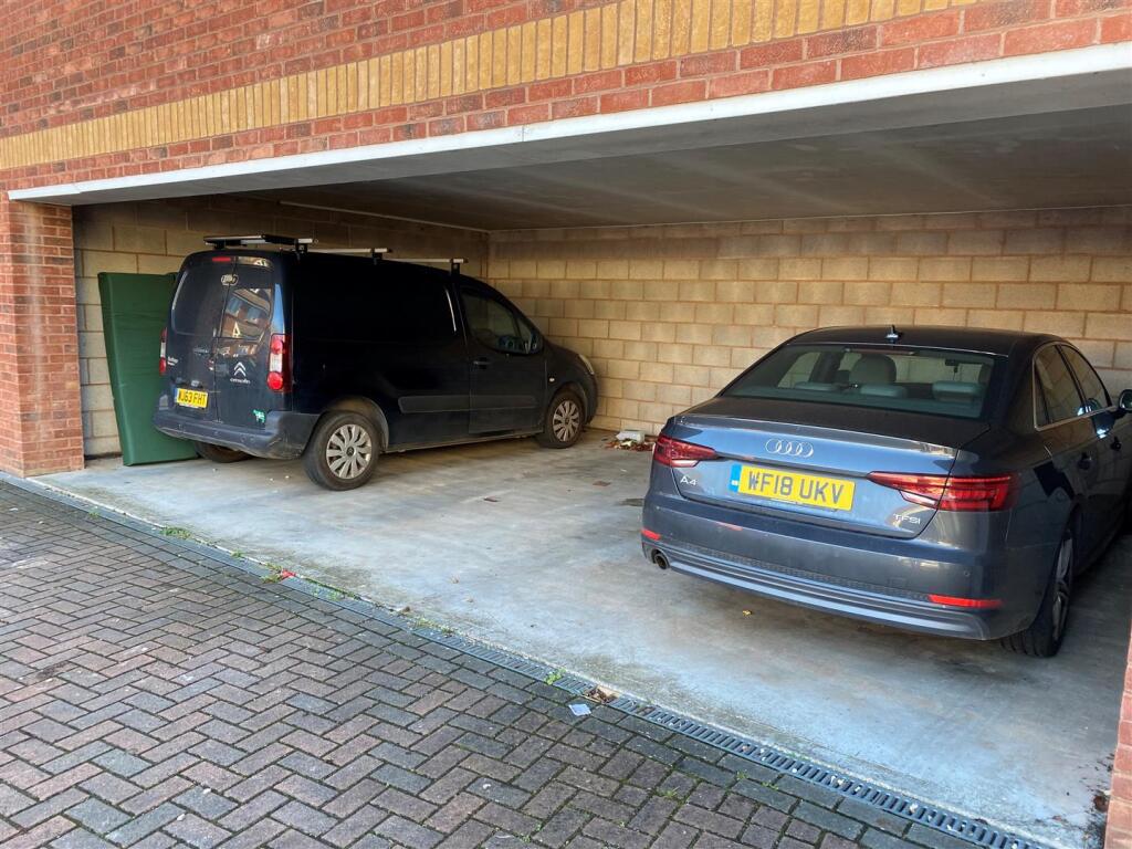 Car port.jpg