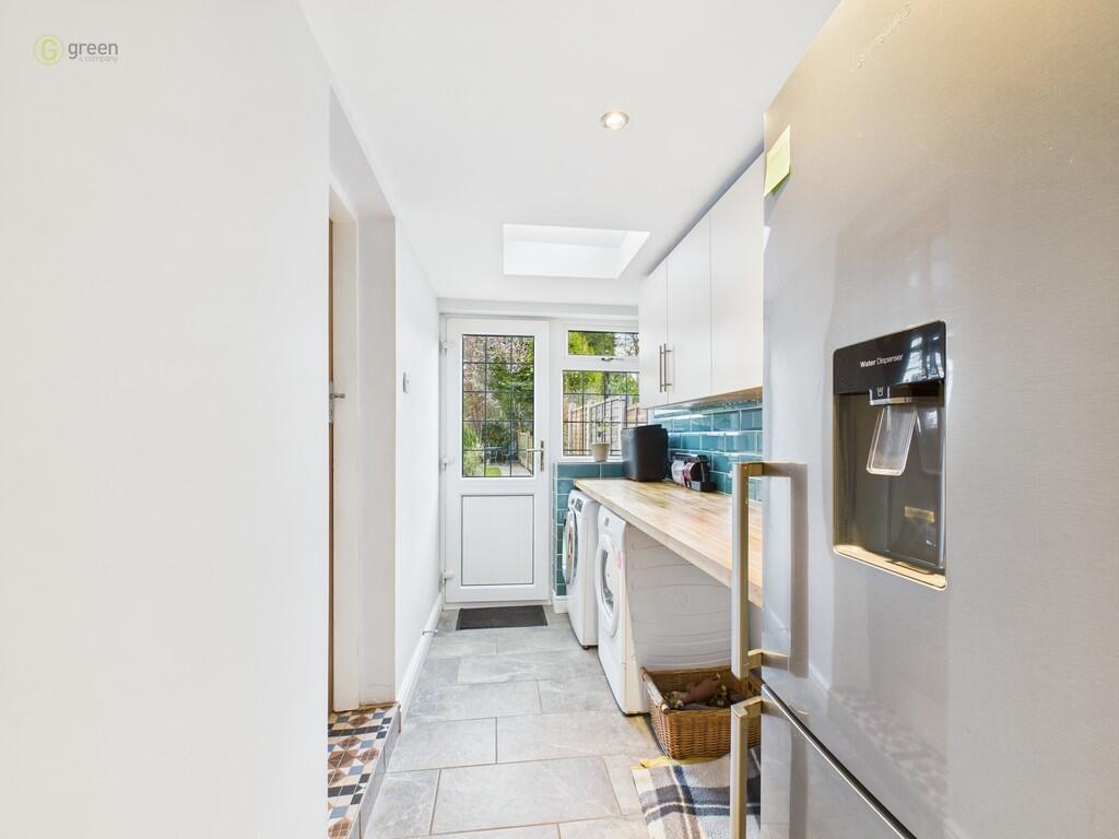 CAM03830G0-PR0128...