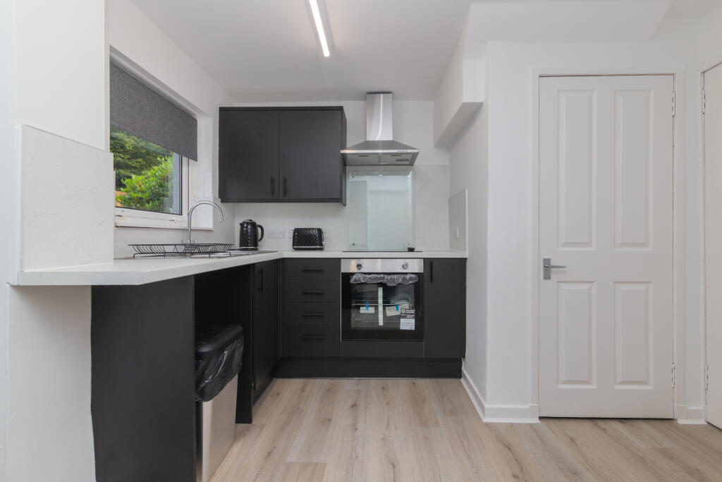 10 waverley road pa20ae L-12