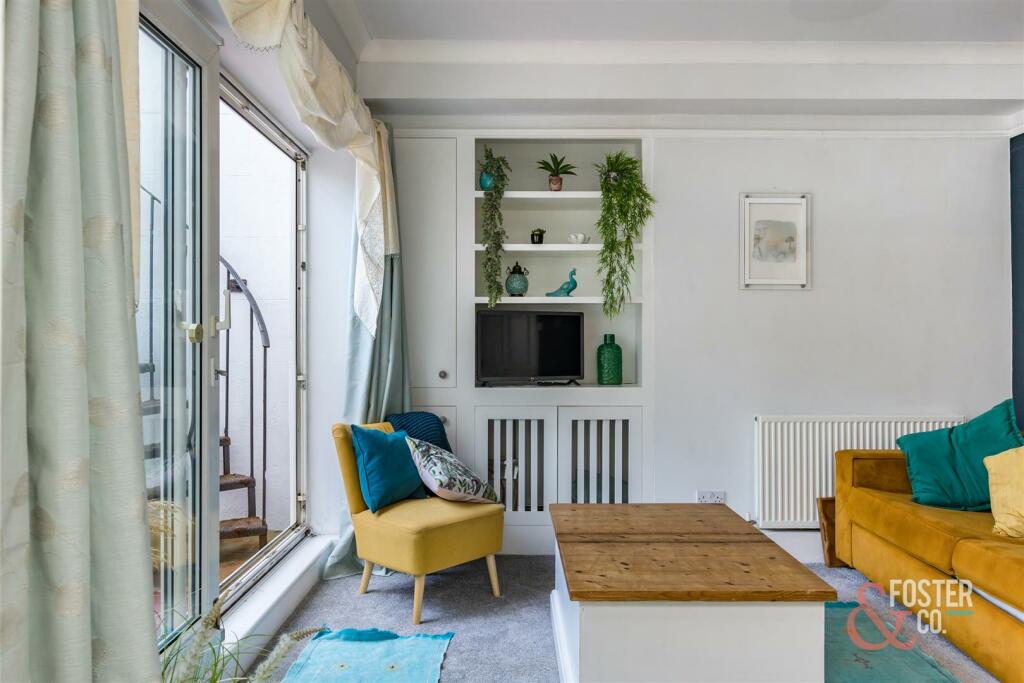 St Aubyns 22, Flat 2-2.JPG