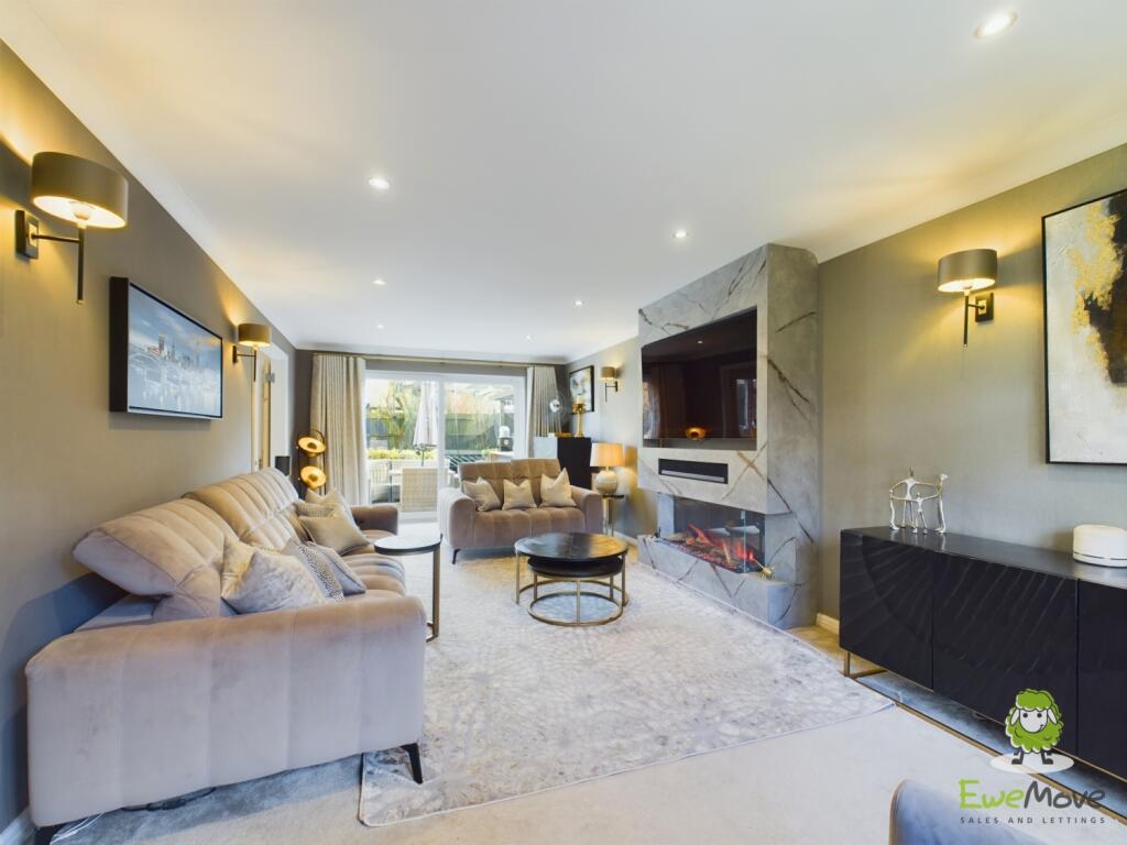 CAM03778G0-PR0171-STILL010