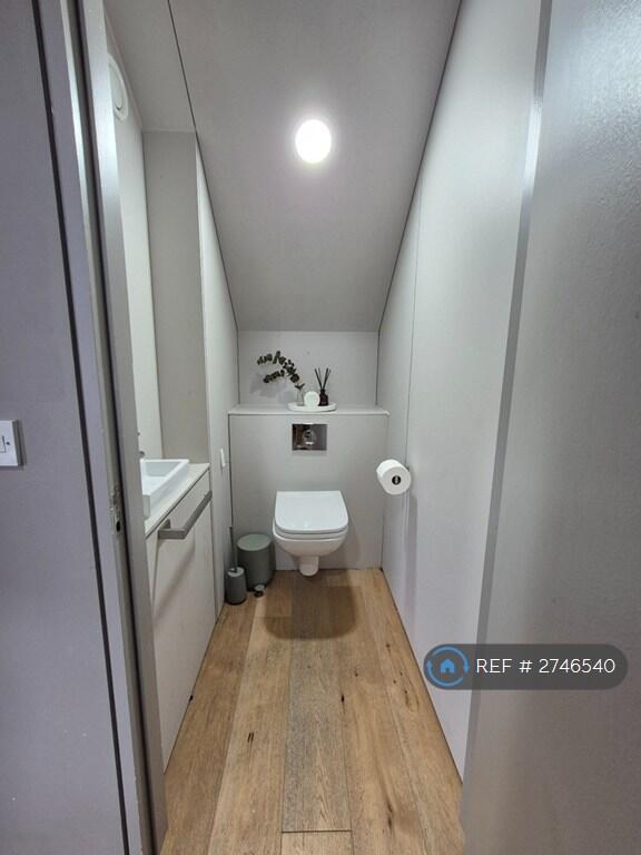 Ground Floor Wc