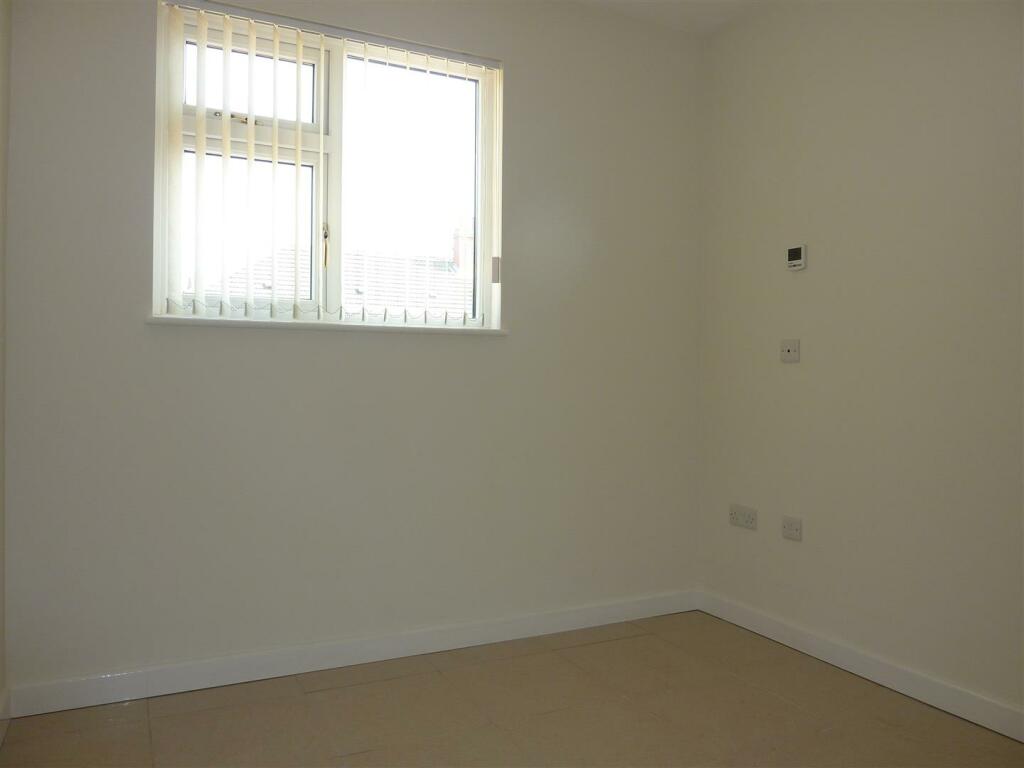 Bedroom 2.JPG
