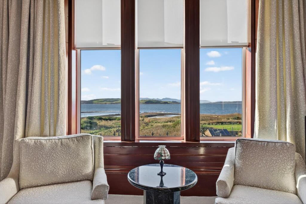 8 buchanan street, largs_16.jpg