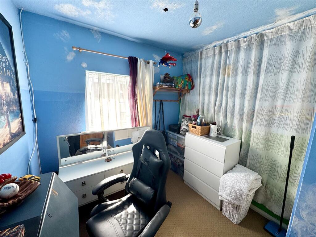 BEDROOM 3