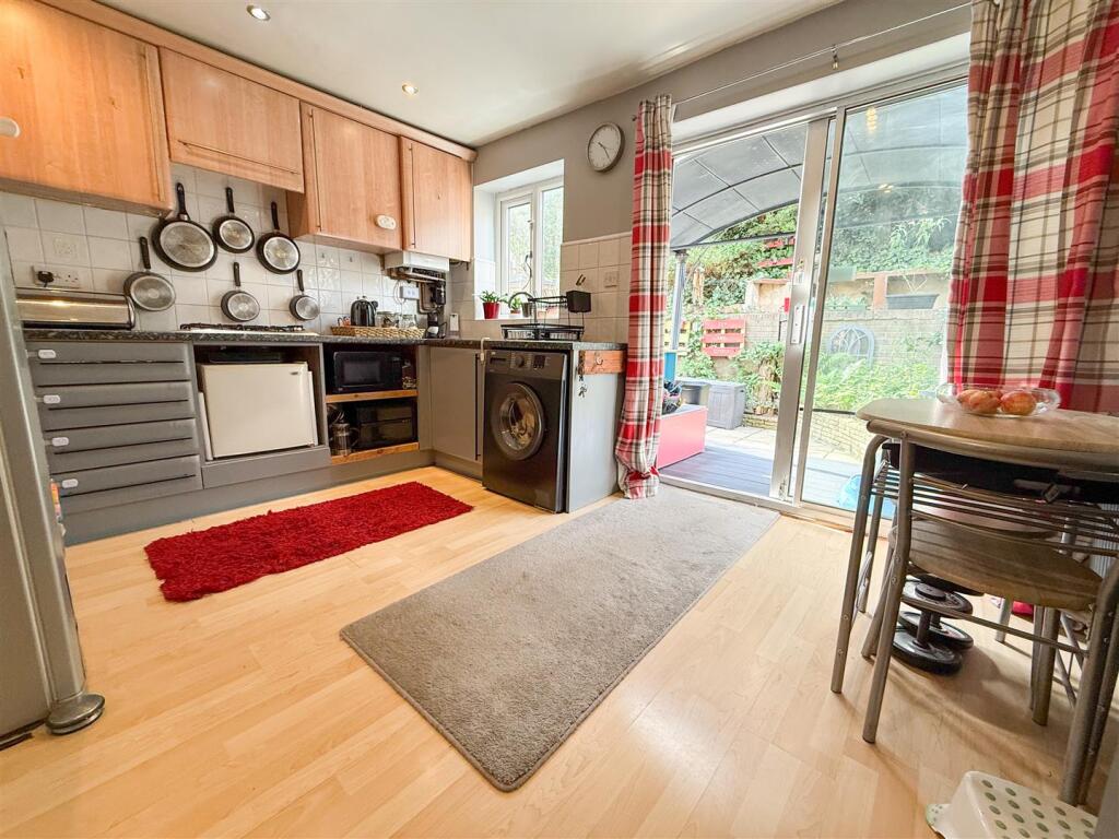 KITCHEN DINING ROOM