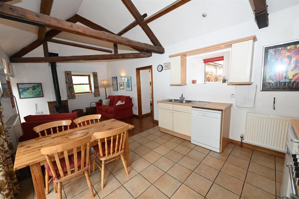 KITCHEN, DINING &amp; DAY ROOM