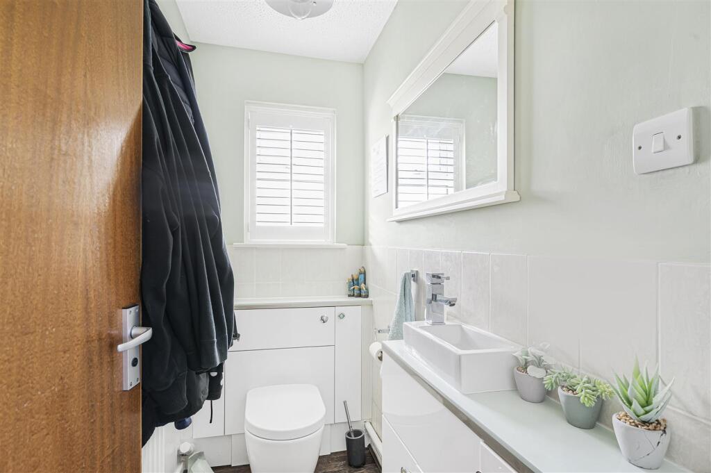 Cloakroom/WC