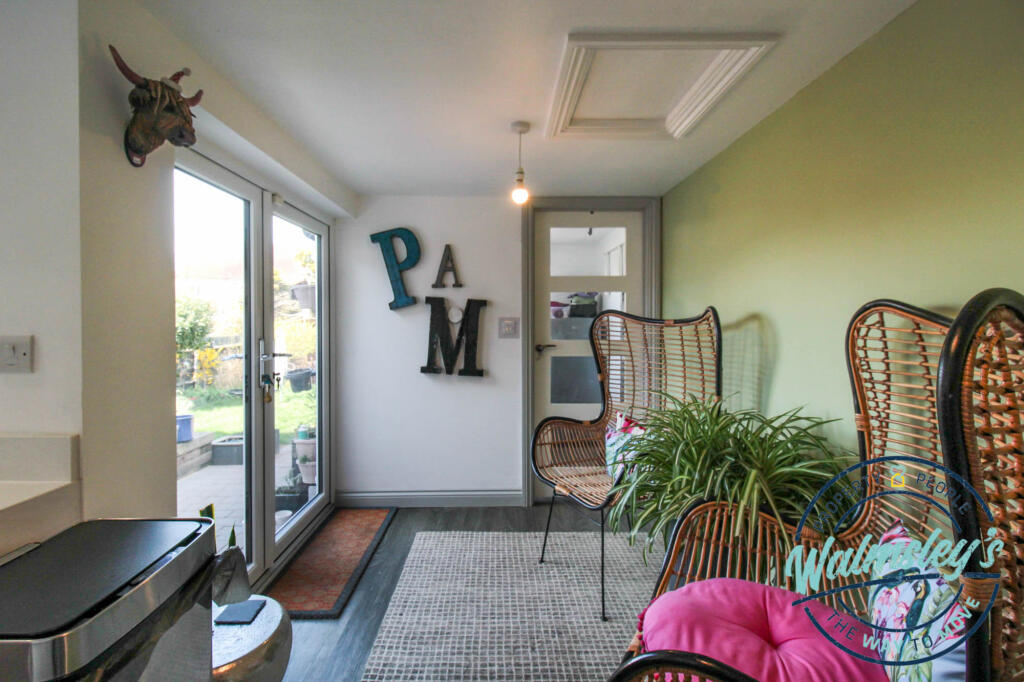 Sitting area in kitchen