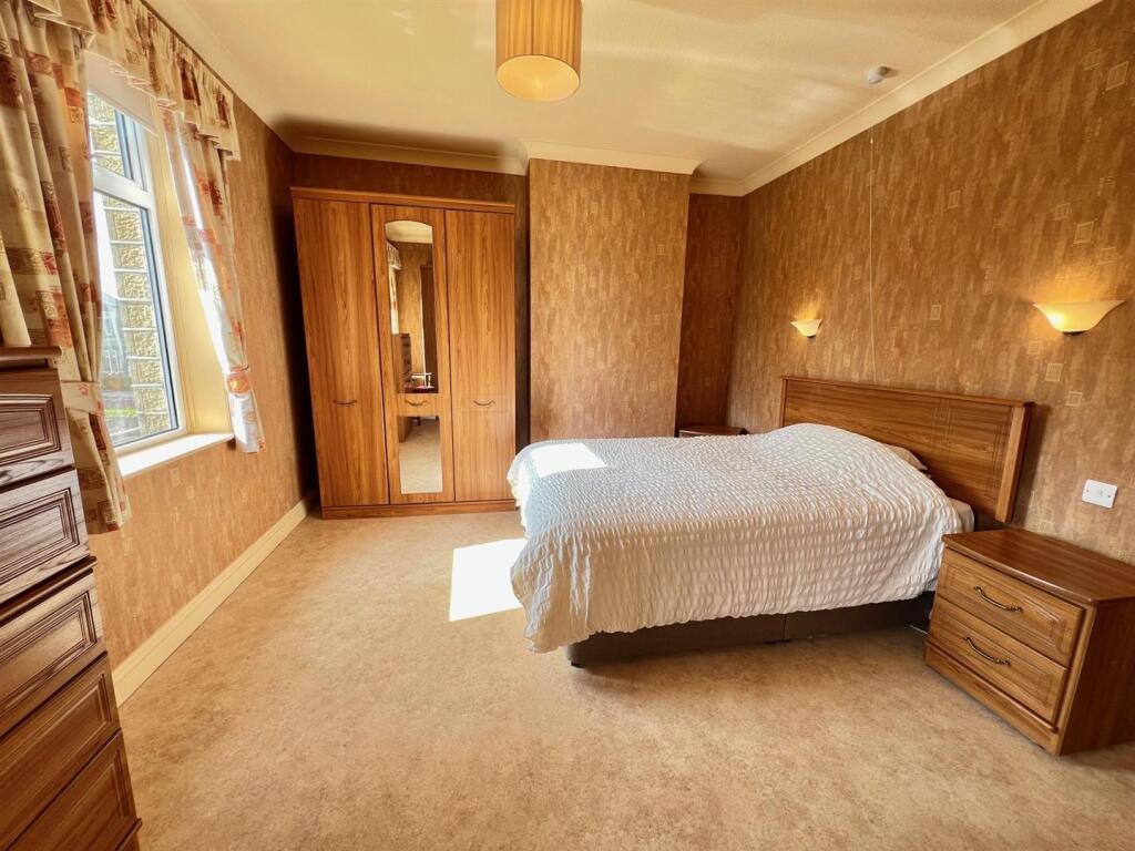 Bramleys Estate Agents - Lidgett Lane - Skelmantho