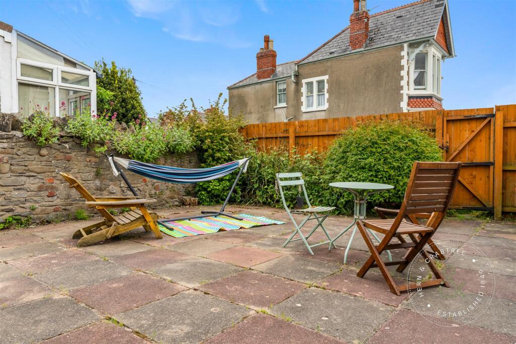 Kelvin Road, Roath, Hern Crabtree (20).jpg