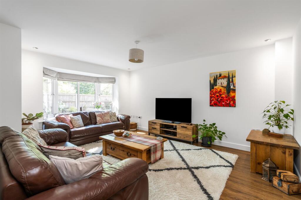 4 Maple View_18.jpg