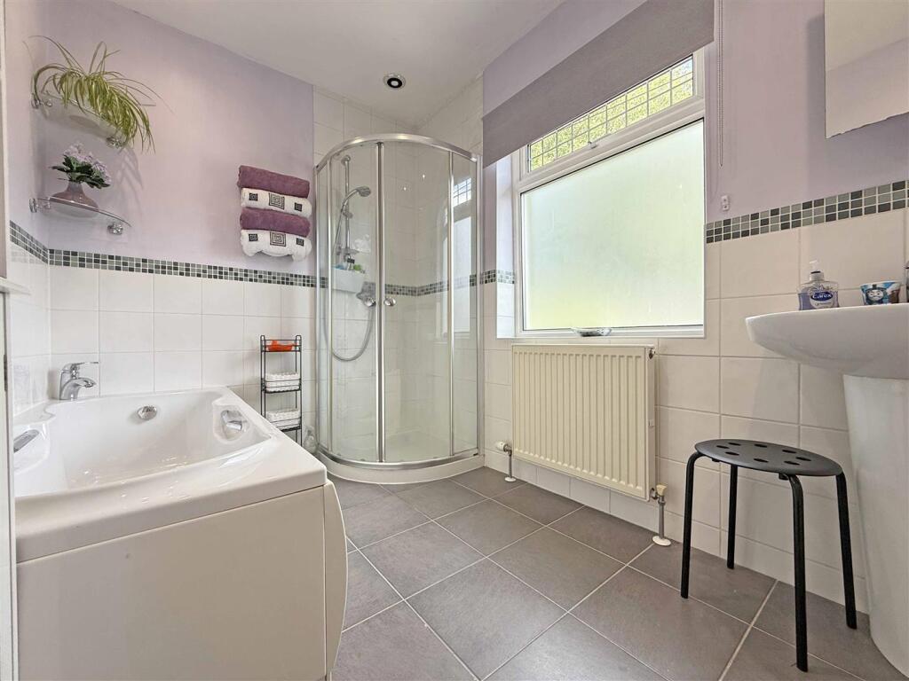 Venn Grove 55 - Bathroom.jpg