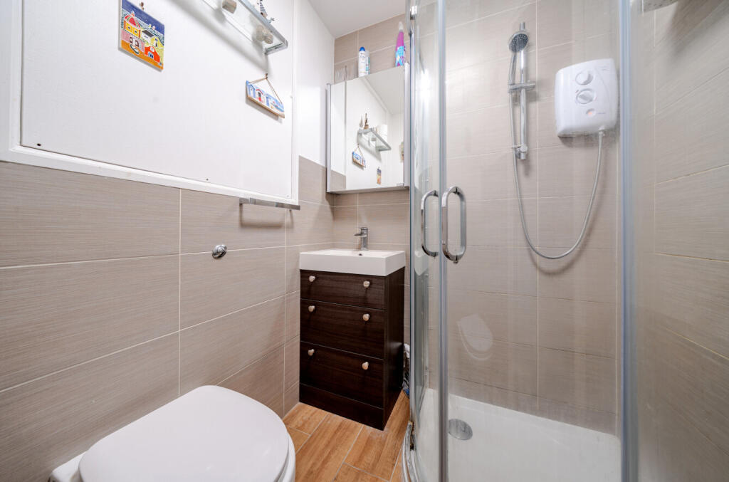 1313720-16-6853d7...