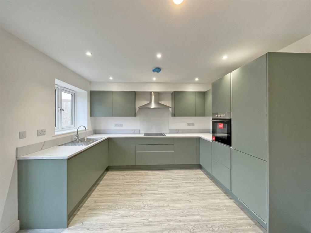 Sound View 4 - Kitchen FRONT PAGE.jpg