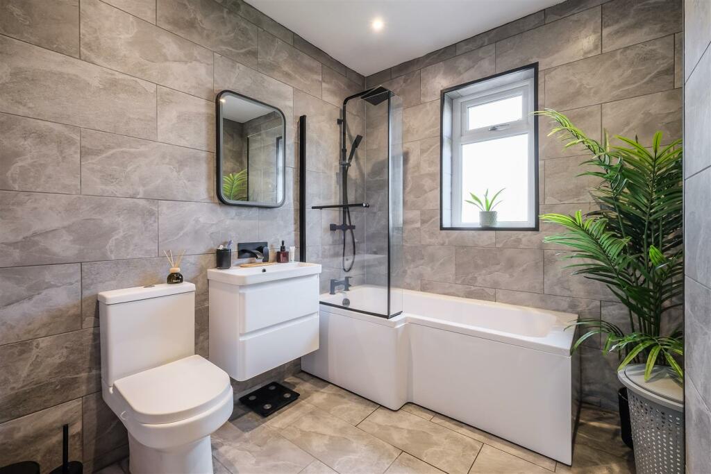 Groundfloor Bathroom