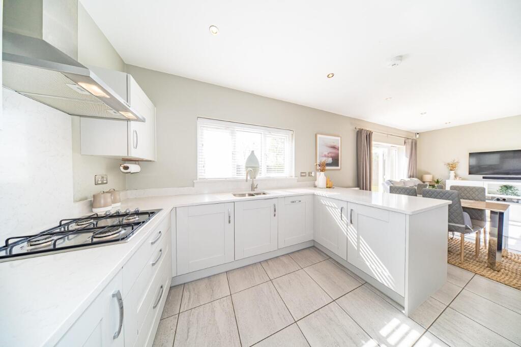 57 Emelia Drive kitchen 2.jpg