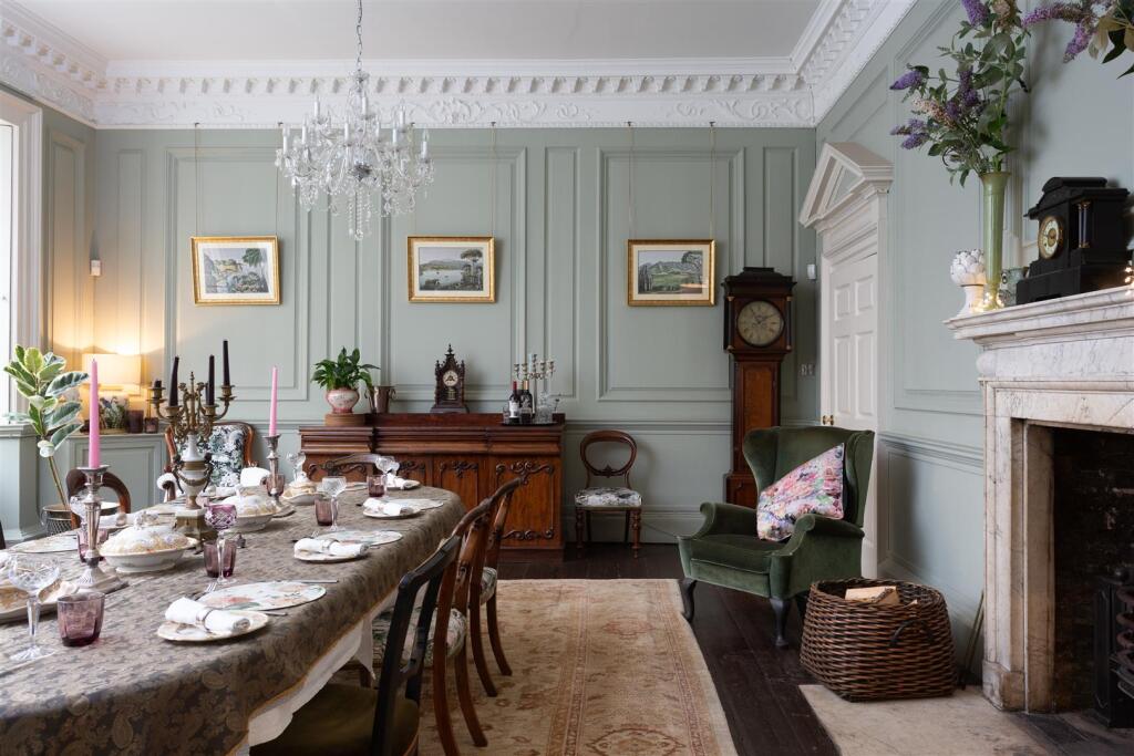 Garforth House-07 Dining Room.jpg