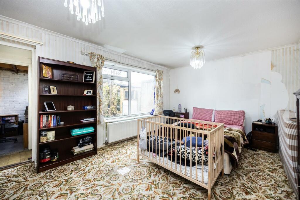 24 Talbot Road_07 copy.jpg