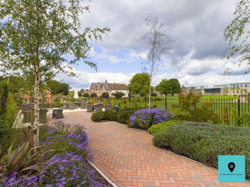 Communal Gardens and Priory