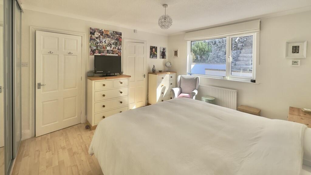 8876D67B-4B81-42B...