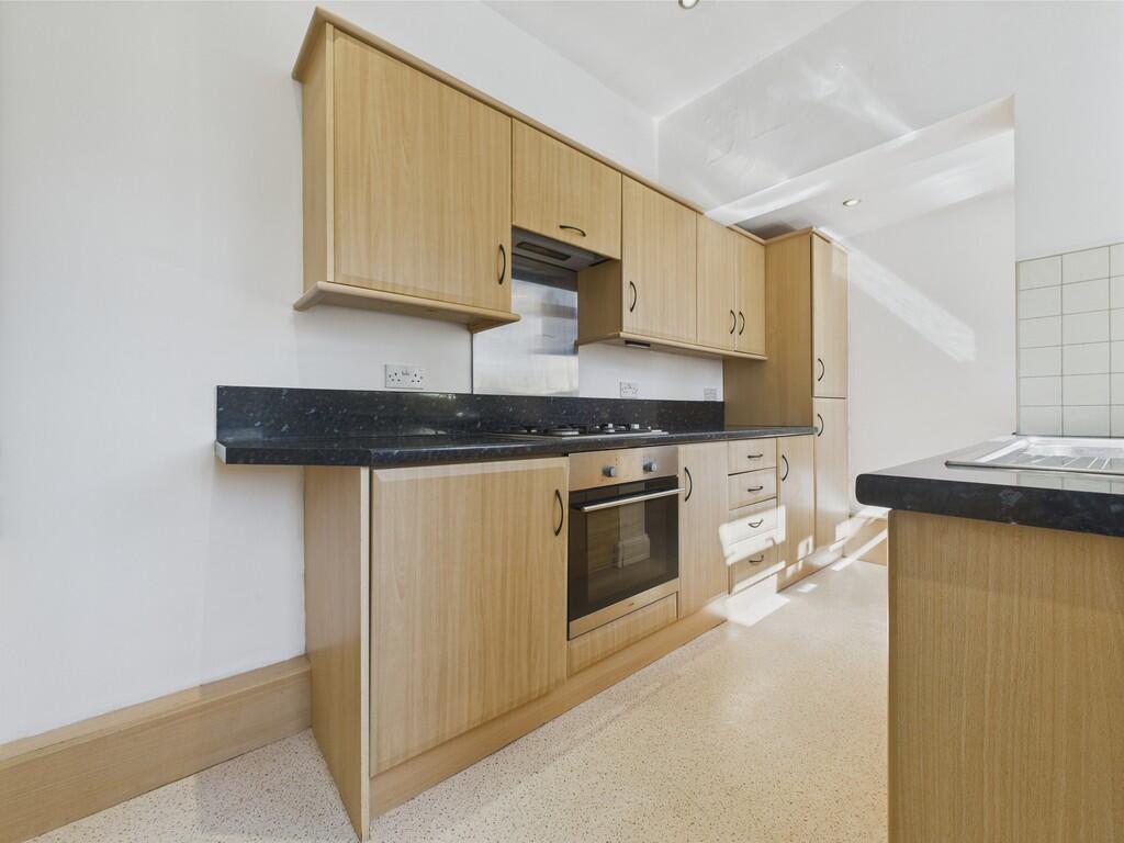 CAM04273G0-PR0126...