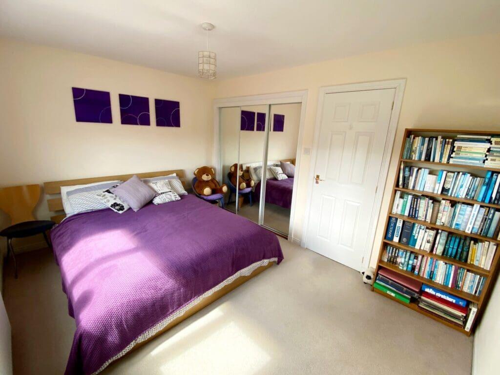 BEDROOM 2