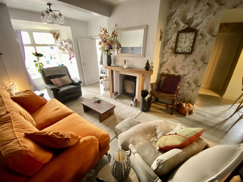 Bramleys Estate Agents - Knowles Hill Road - Dewsb