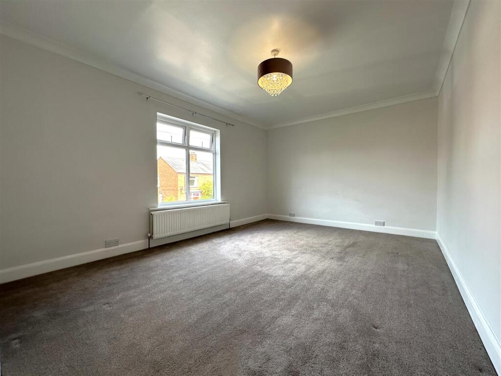 Large Master Bedroom 298