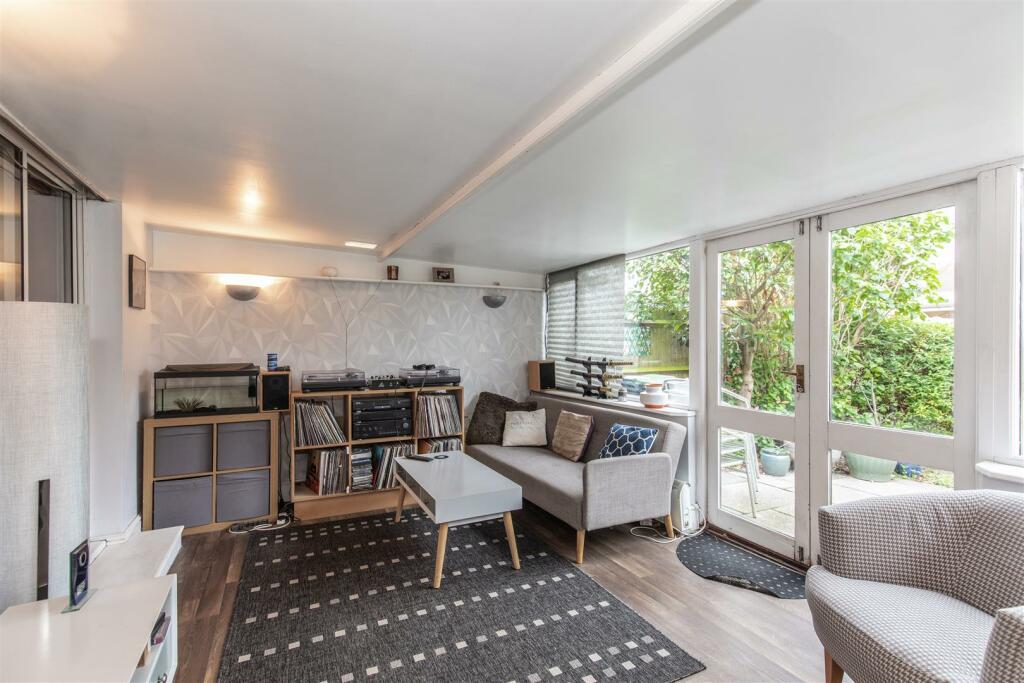 EXTENDED FAMILY ROOM