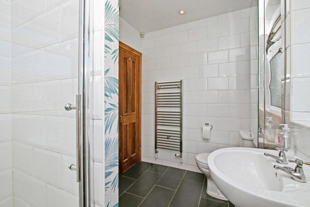 Shower/Cloakroom
