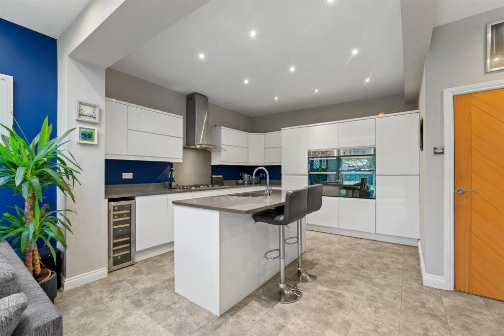 2 Old Lane kitchen.jpg