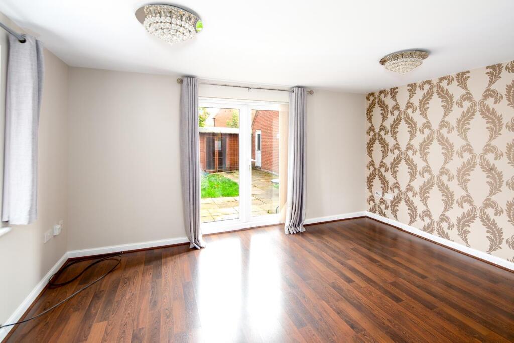 08-living room.jpg