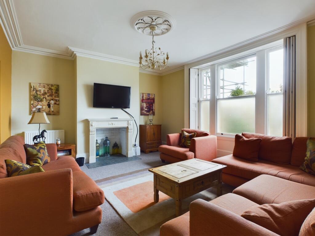 CAM03062G0-PR0028-STILL001