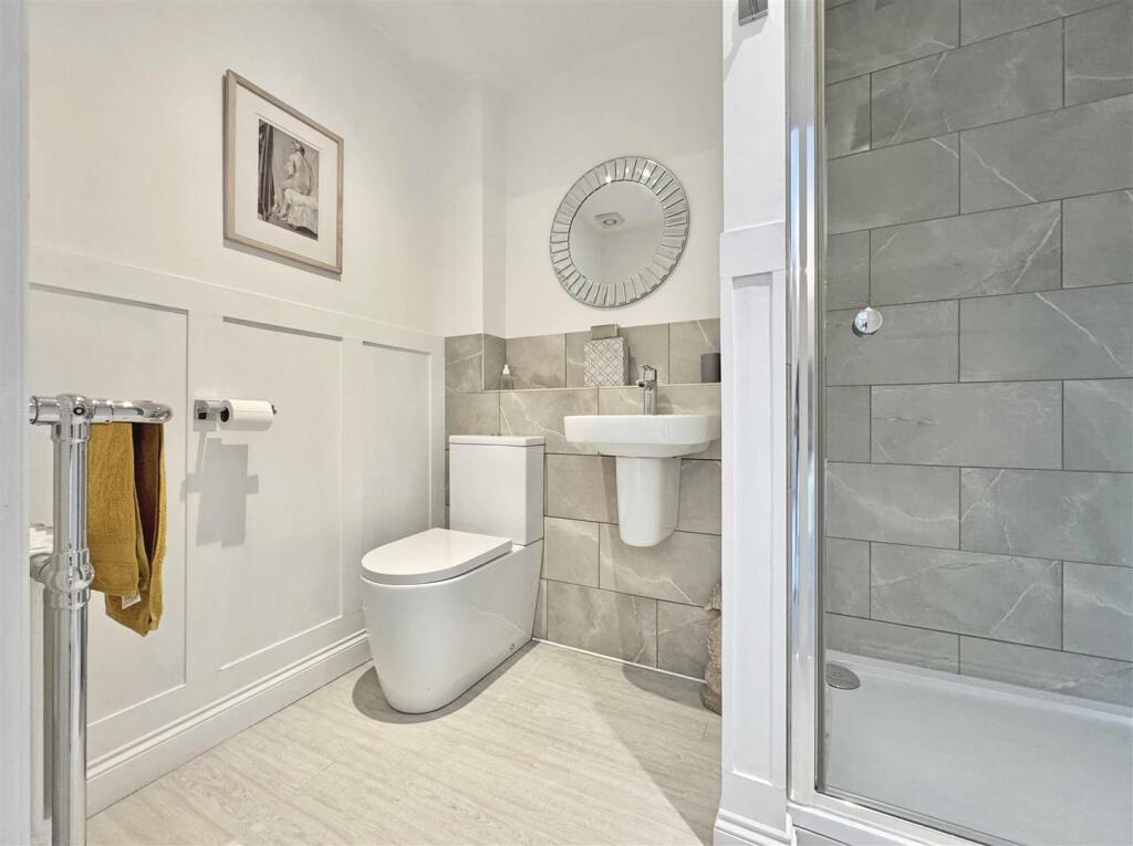 En-Suite To Bedroom 2.jpg