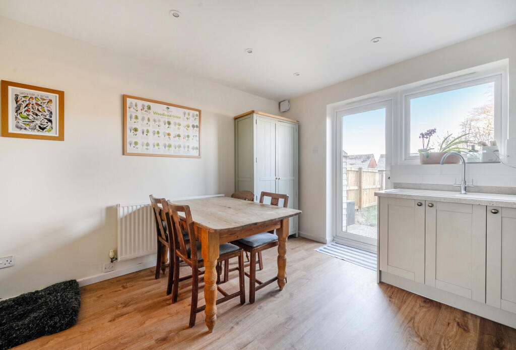 1395153-2-695bea2...