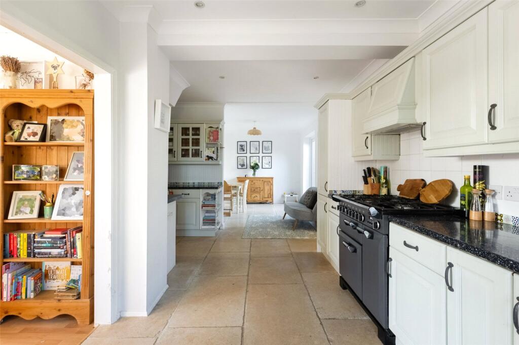Kitchen/Dining