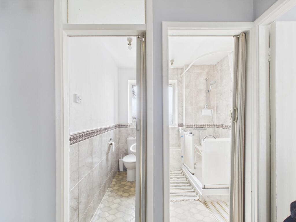 CAM03750G0-PR0077-STILL010