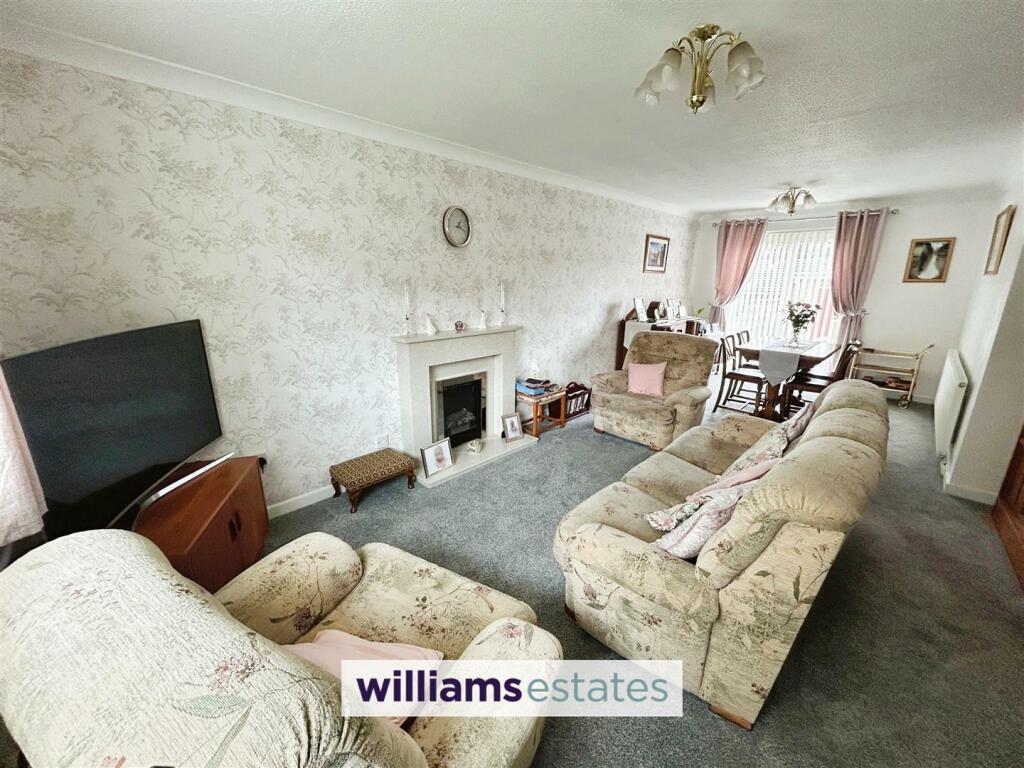 Living Room/Dining Room