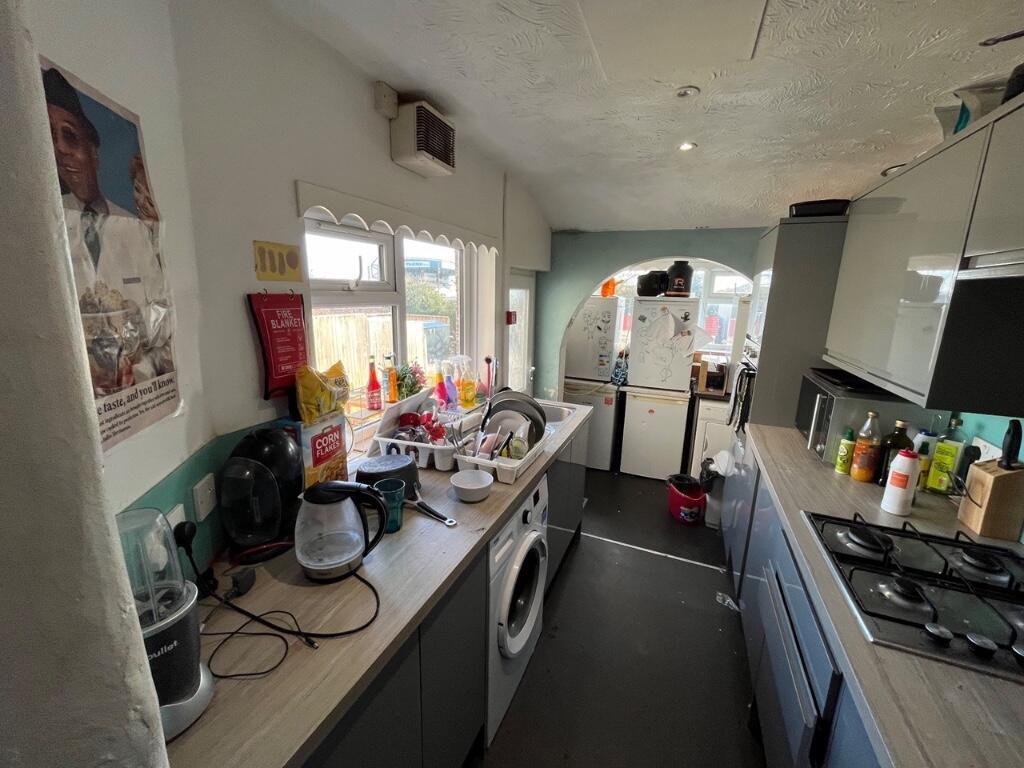 Kitchen angle 2.jpeg