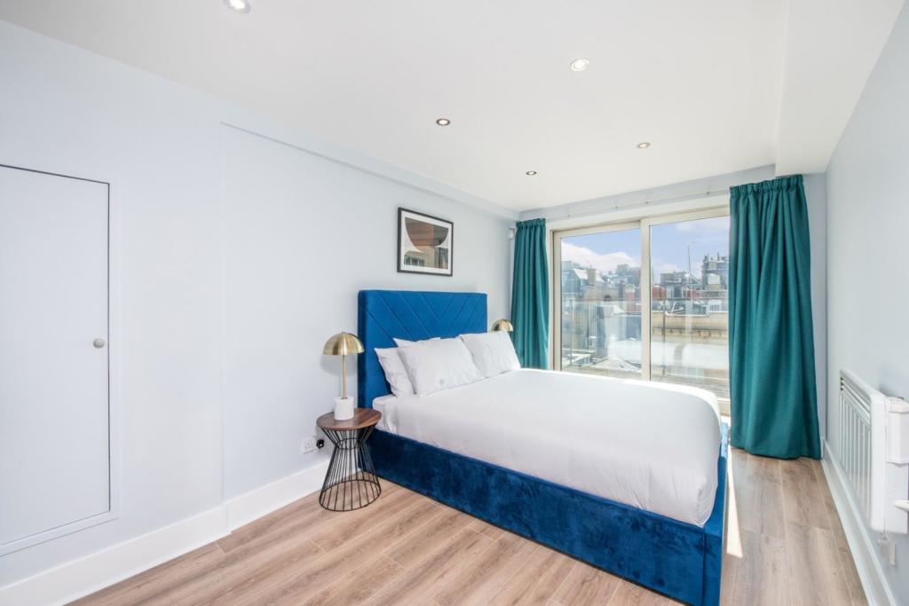 BEDROOM 1.jpg