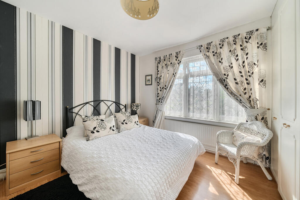 1302179-17-683ddd...